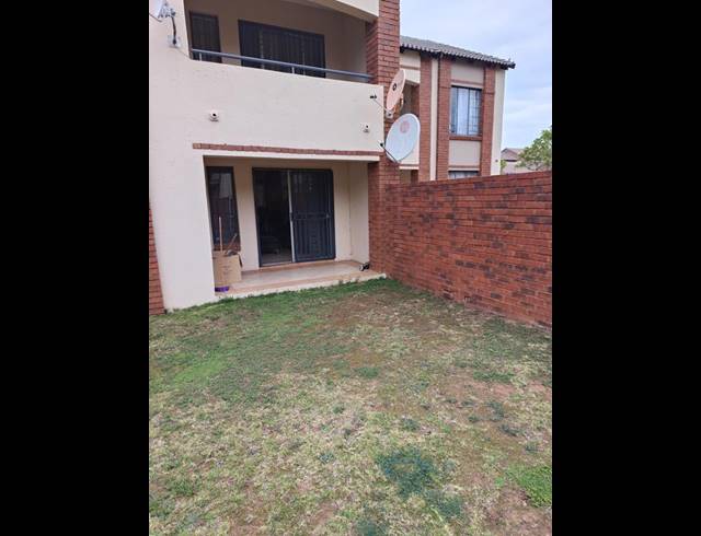 2 BEDROOM APARTMENT FOR SALE IN MOOIKLOOF RIDGE ESTATE